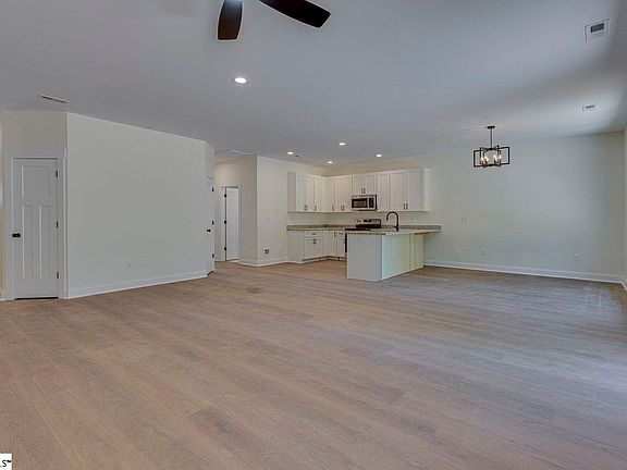 4th image of 3 Carter Dr