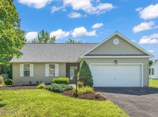 64 W Hearthstone Dr, Colonie, NY 12205