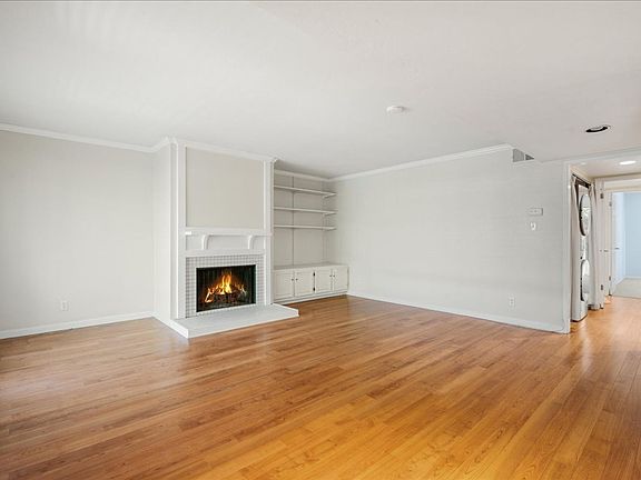 4th image of 675 Sharon Park Dr APT 227