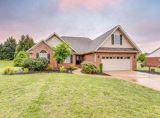 177 Lewis Burnett Dr, Boiling Springs, SC 29316