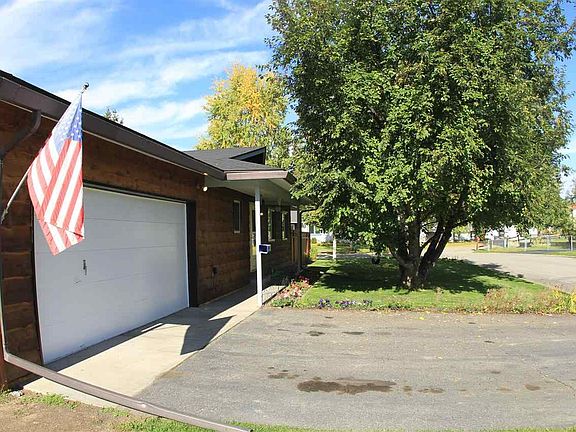 2nd image of 1260 Gold Rush Dr