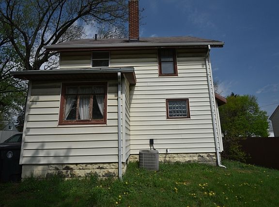 2nd image of 680 E Glenwood Ave