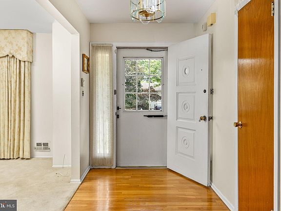 4th image of 22 Ticonderoga Dr