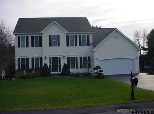 8 Remmington Rd, Schenectady, NY 12303