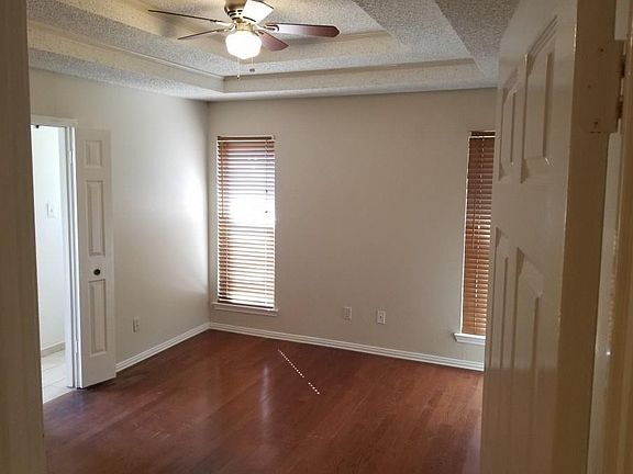 5th image of 2406 Highridge Dr