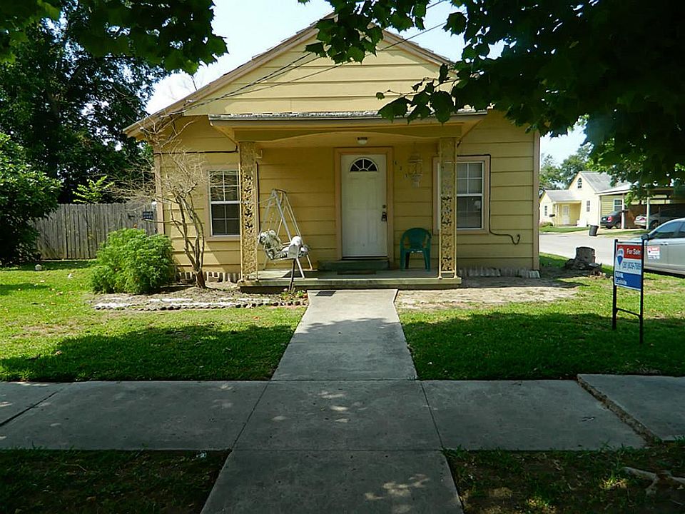 1st image of 601 E Adoue St