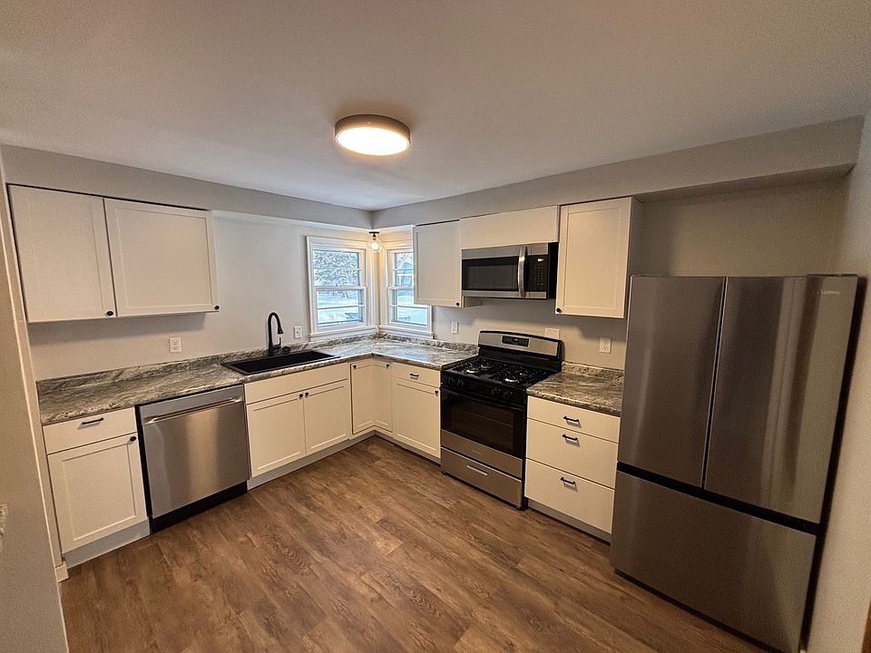 1st image of 611 2nd Ave S