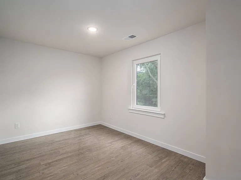 1333 33rd St SE — Photo 9