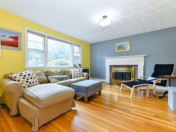 5th image of 16 Bates Park Ave