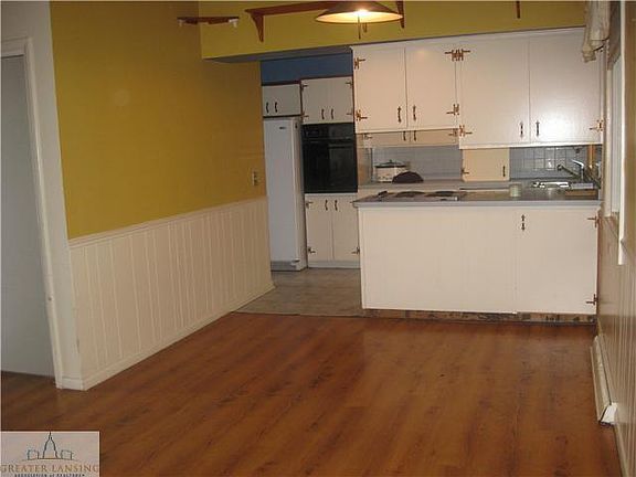 5th image of 134 E Loree Dr