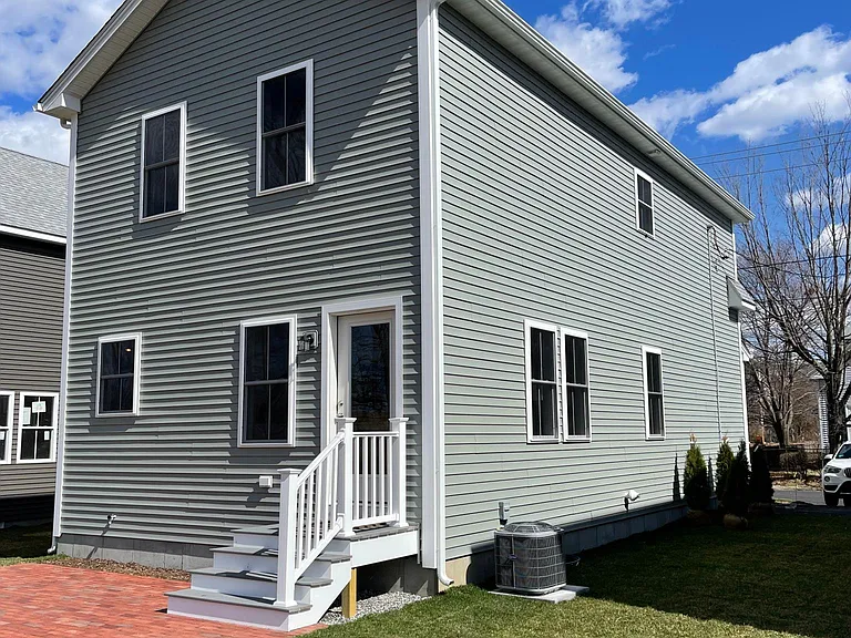 129 Graystone St — Photo 24