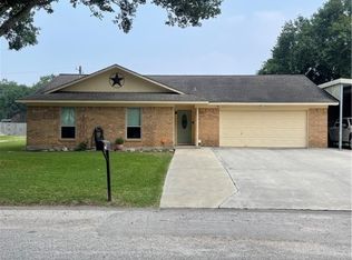405 Elm Dr, Ganado, TX 77962