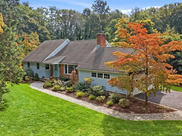 174 Flower Hill Road, Halesite, NY 11743