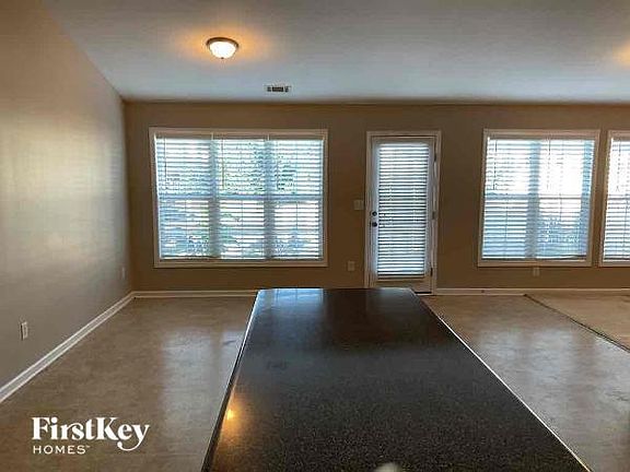 5th image of 2868 Merrion Park Ln NE