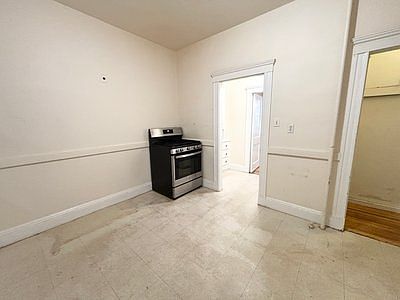 3rd image of 42 Saint Paul St