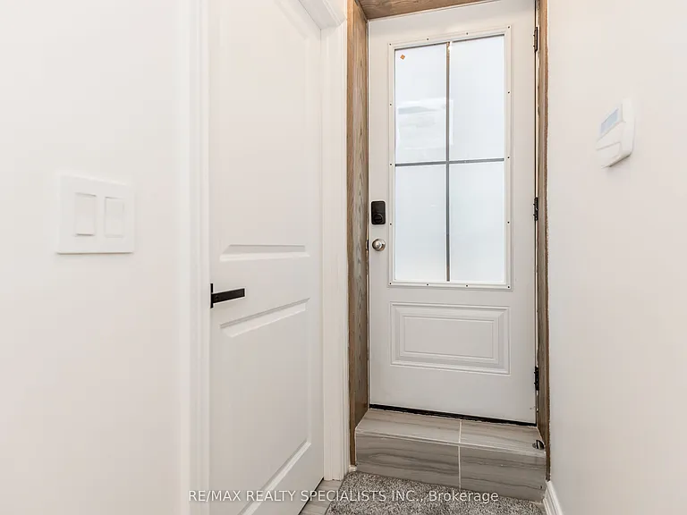 53 Ladder Cres — Photo 5