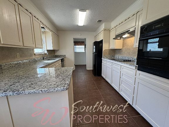 5th image of 208 Prairie Wind Blvd