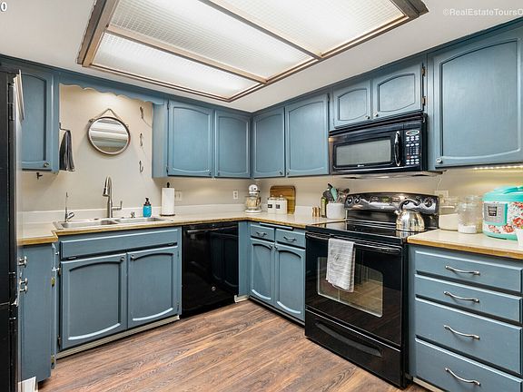 5th image of 2231 SE Washington Ct
