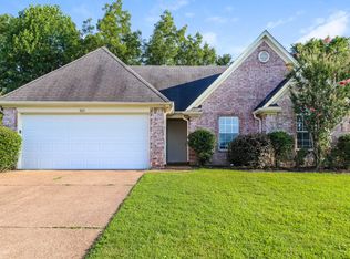 305 Village Dr, Oakland, TN 38060