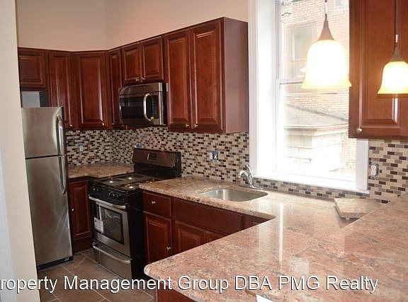 2nd image of 1623 Green St #2R
