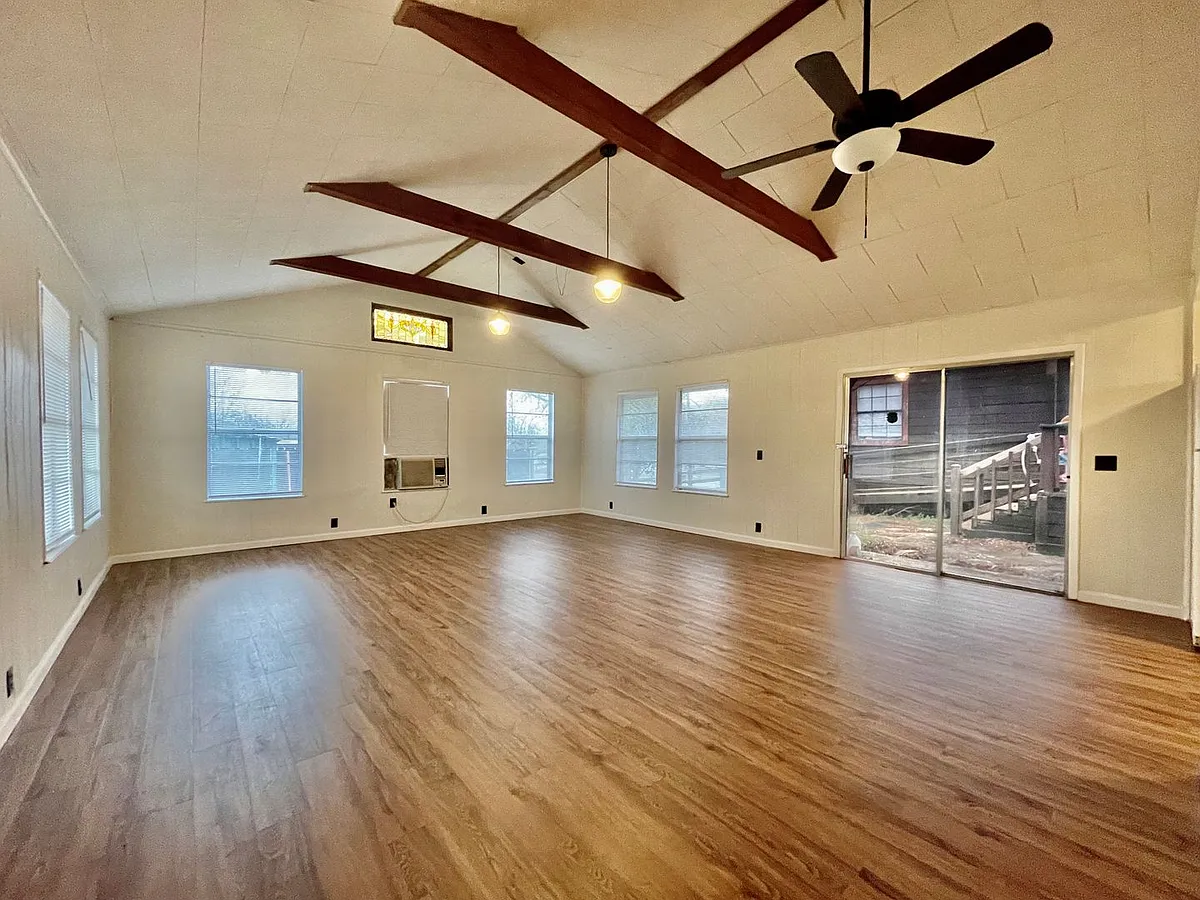 Building Photo - 2121 Windy Hill Rd #B