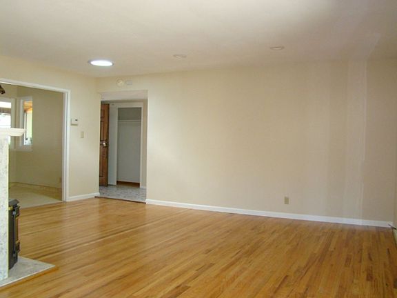 3rd image of 14976 Ridgetop Dr