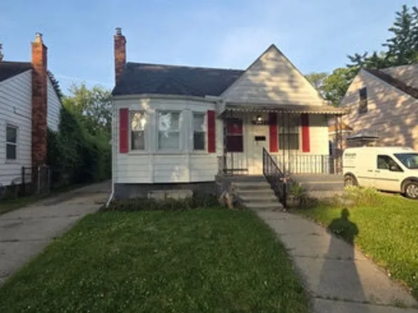 19984 Elkhart St, Harper Woods, MI 48225