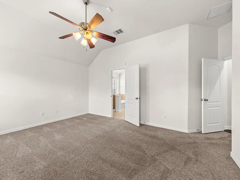 411 Tascate St — Photo 20