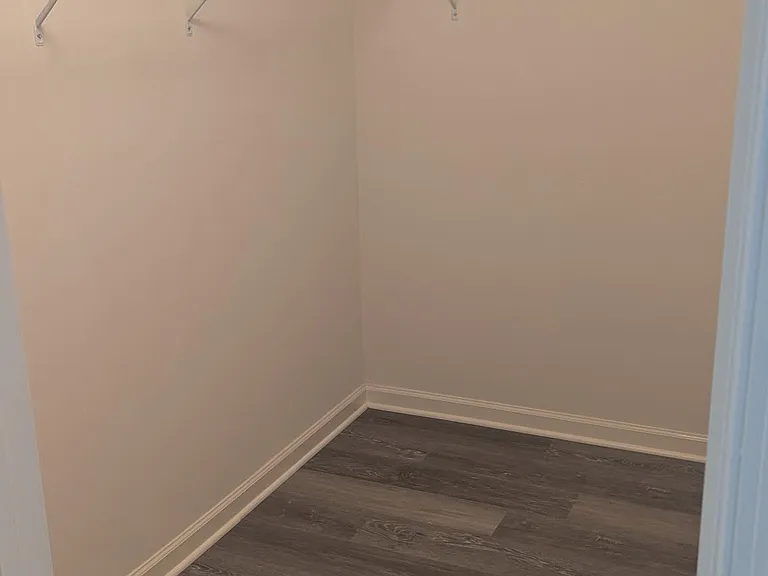 Walking closet