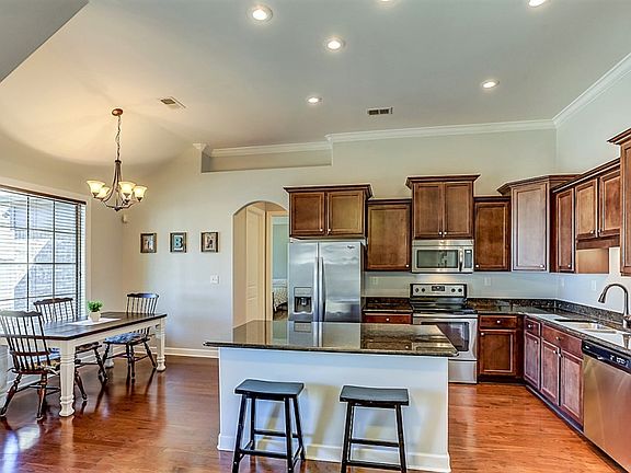 2nd image of 40 Whispering Creek Dr