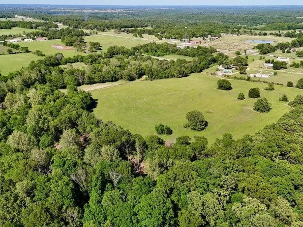 E 349th Rd, Grove, OK 74344