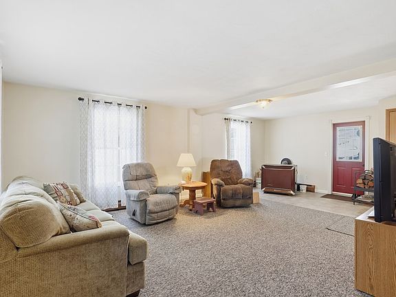 5th image of 239 Thompson Hill Rd