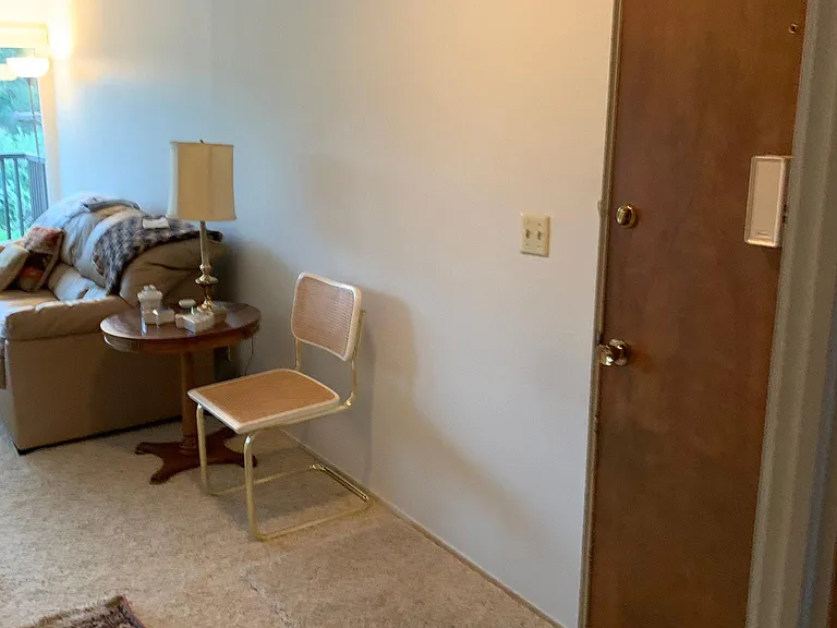 942 Lea Dr — Photo 2