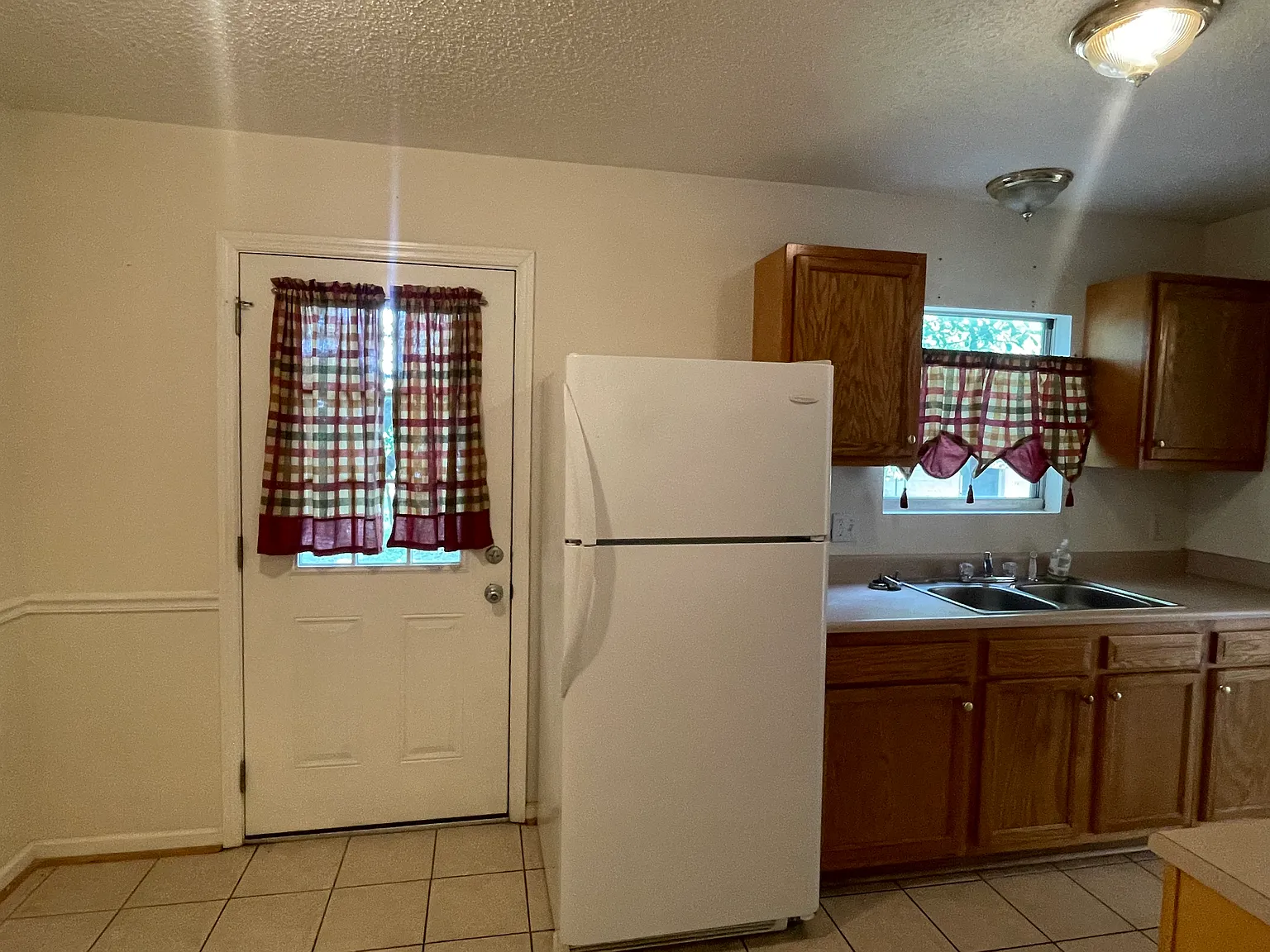 2 bed, 900 sqft, $650 — Photo 3