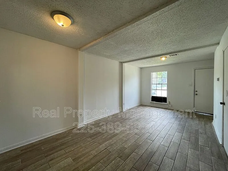 Jackson Square Townhomes — Photo 3