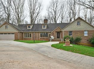 824 Buttonwood Dr, Winston Salem, NC 27104