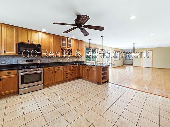 5th image of 1007 Forest Dr