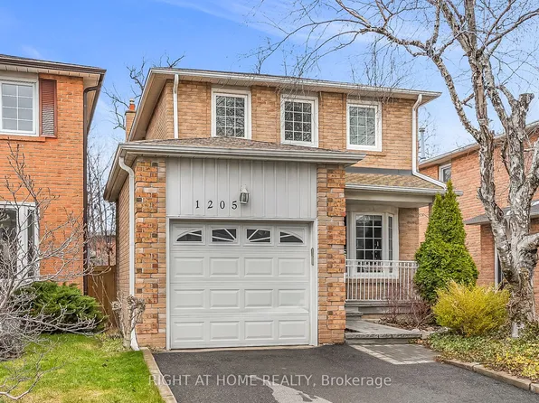 1205 Shagbark Cres, Mississauga, ON L5C 3N6