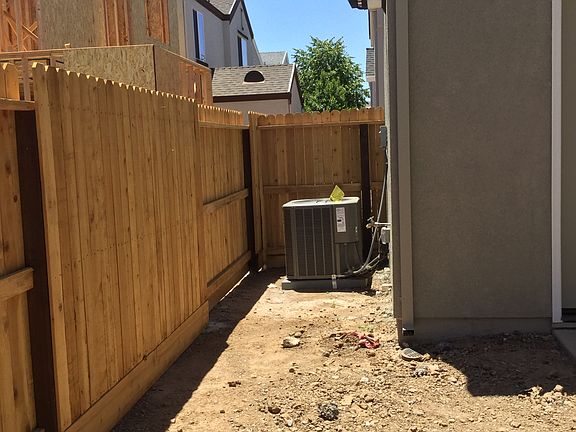 4th image of 2472 Ben Ali Way