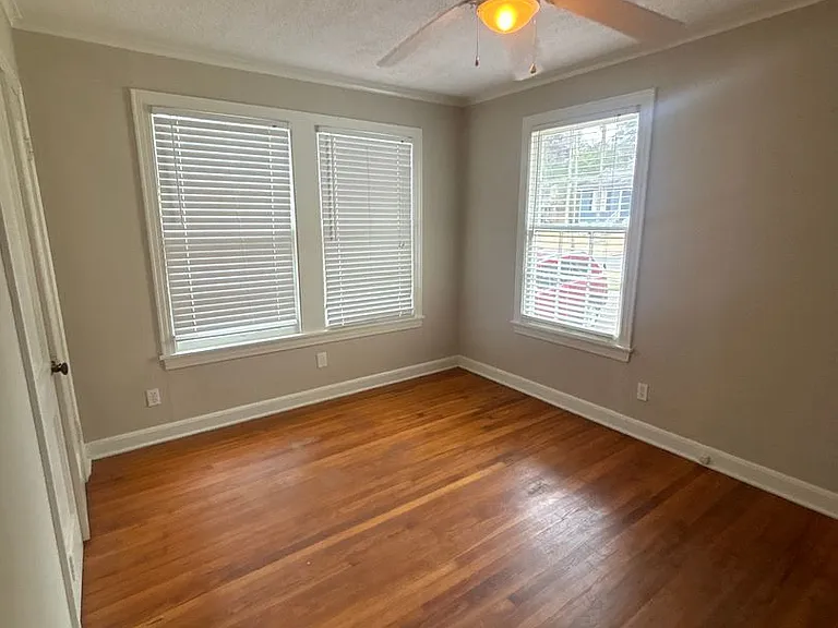 3827 Maryland Ave — Photo 4