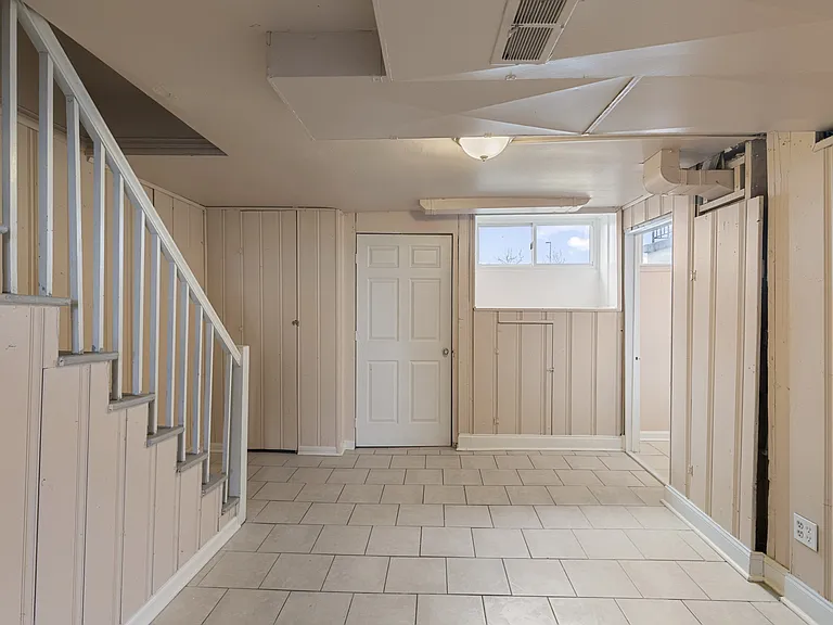 3902 Erdman Ave #1 — Photo 9