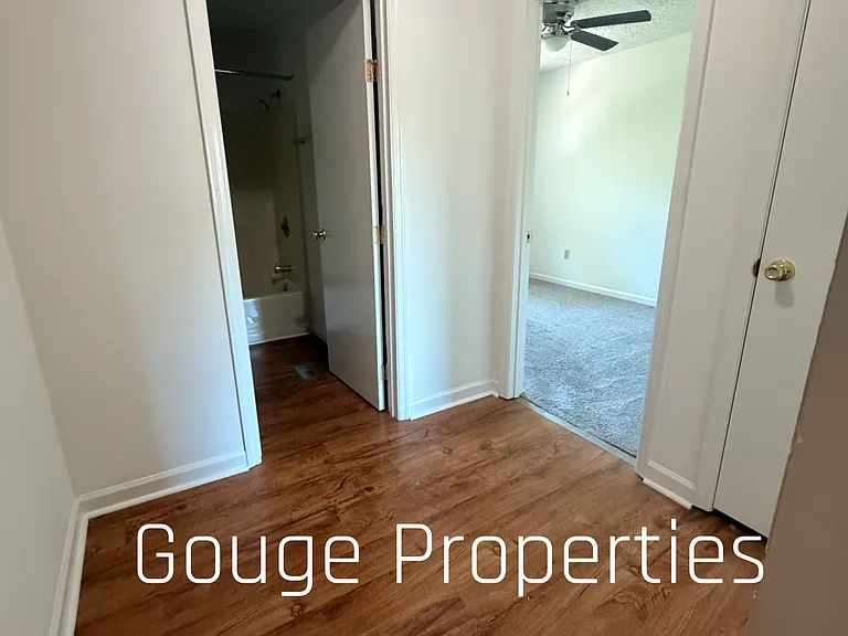 100 Hillcrest Dr #3 — Photo 7