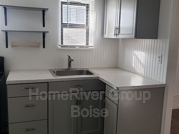 4th image of 300 N 16th St APT 2