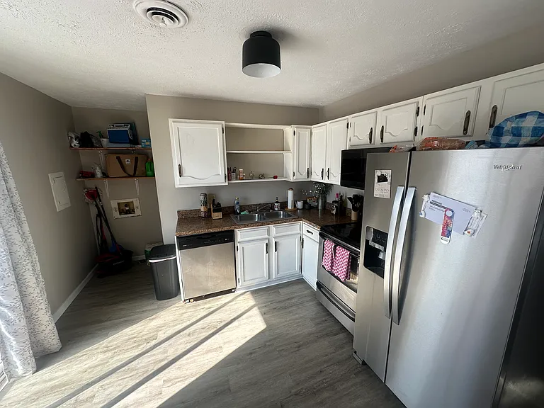 1121 Perkins Dr #B — Photo 10