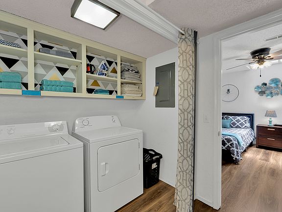 4th image of 61 Davis Cir