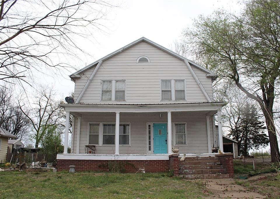 1st image of 601 E Race St