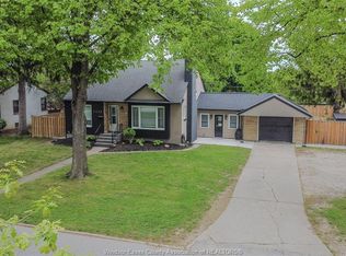 2458 Buckingham Dr, Windsor, ON N8T 2B5