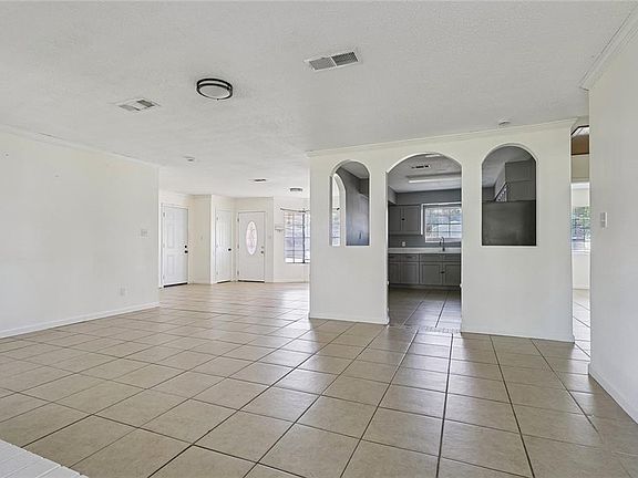 5th image of 121 Kathy Dr