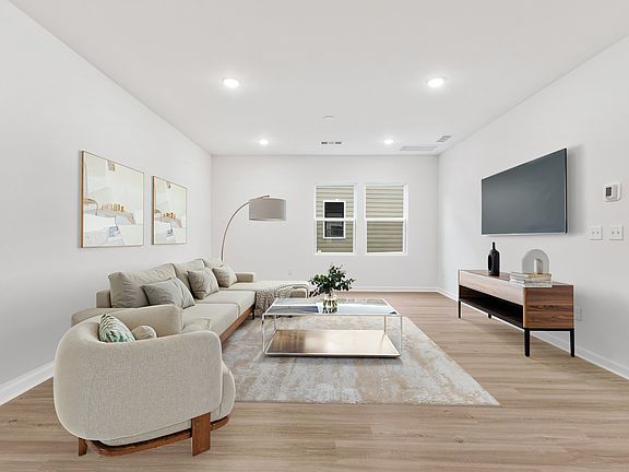 2nd image of 433 Brook Ave