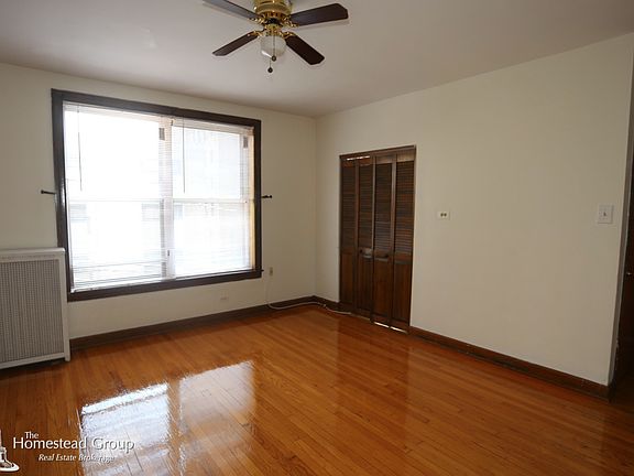 3rd image of 943 W Carmen Ave #200
